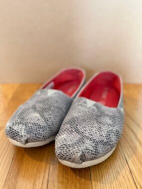 Toms Gray Snake-Print Slip-On Flats with Pink Lining